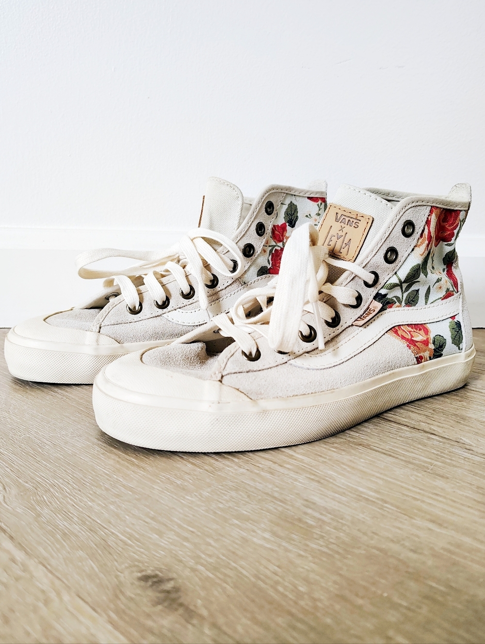 Vans x Leila Hurst Limited Edition Rose Floral High Top Skate Shoe Women's Sz6.5